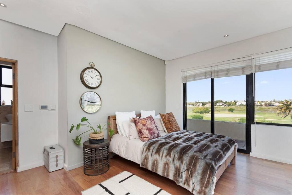 Golf Side Villa *